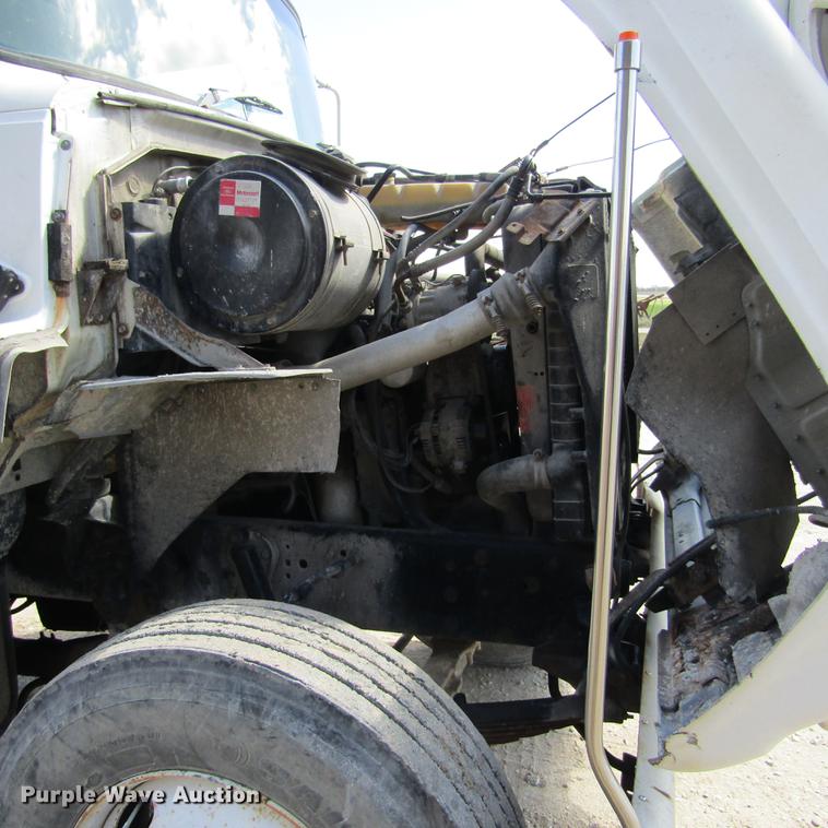 image for item DD2745 1993 Ford L8000 yard truck