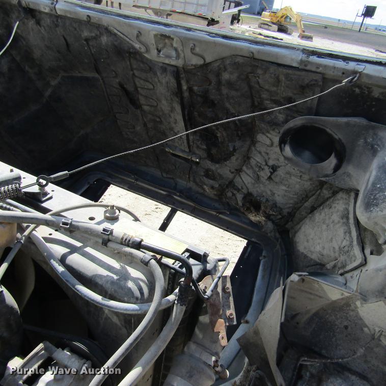 image for item DD2745 1993 Ford L8000 yard truck