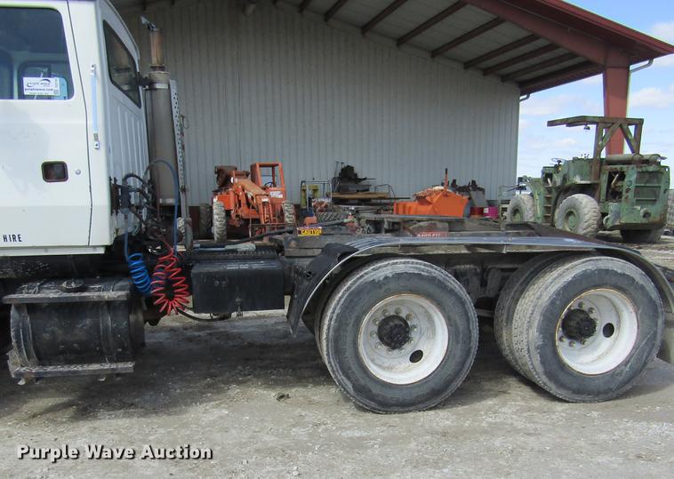 image for item DD2745 1993 Ford L8000 yard truck