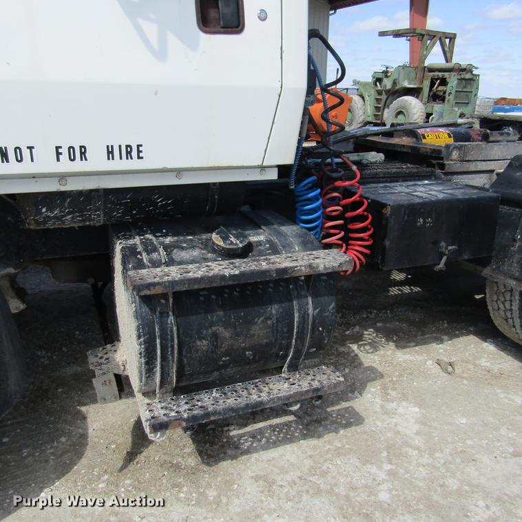 image for item DD2745 1993 Ford L8000 yard truck