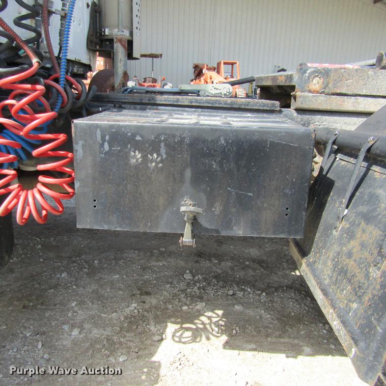 image for item DD2745 1993 Ford L8000 yard truck