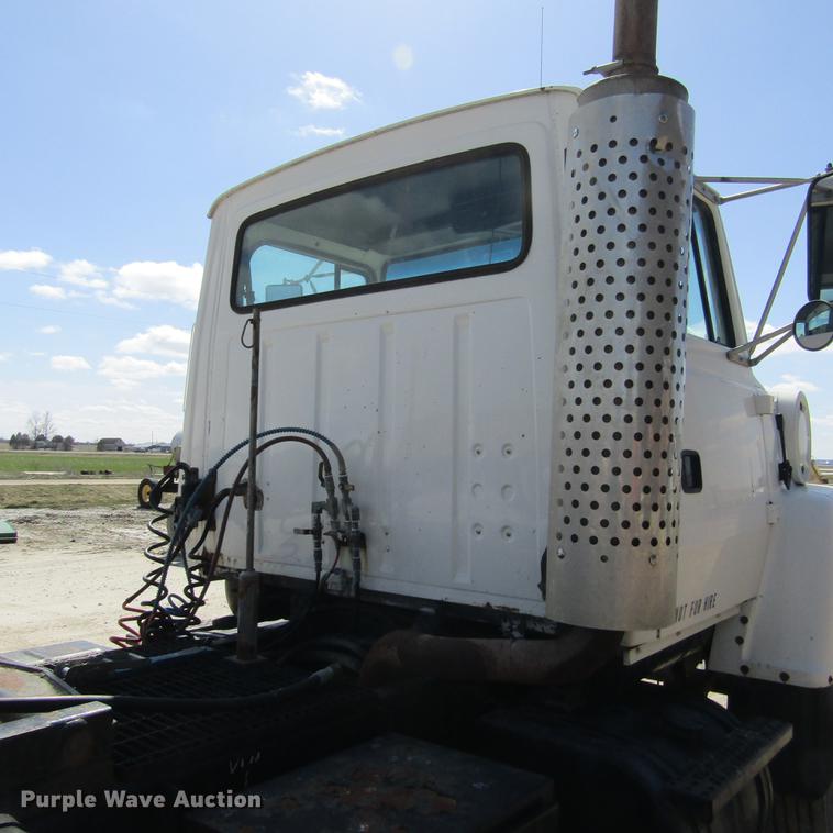 image for item DD2745 1993 Ford L8000 yard truck