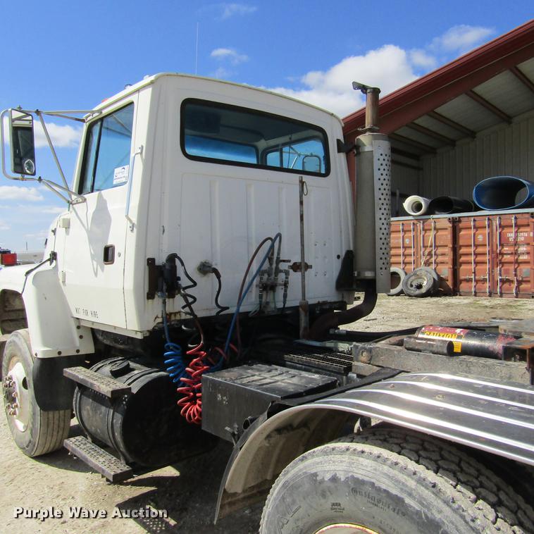image for item DD2745 1993 Ford L8000 yard truck