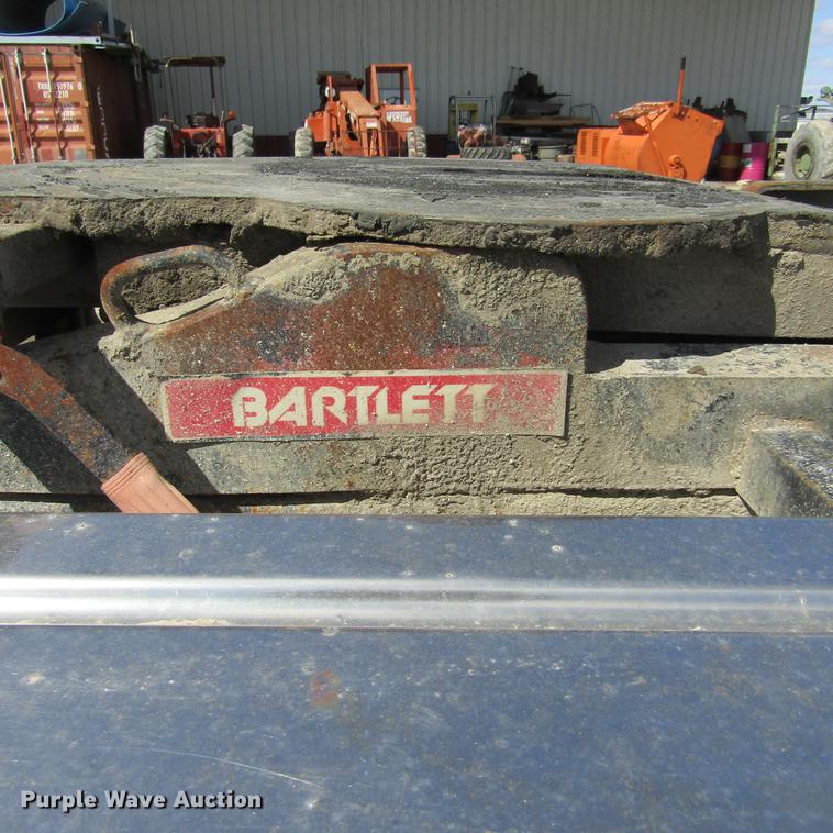 image for item DD2745 1993 Ford L8000 yard truck