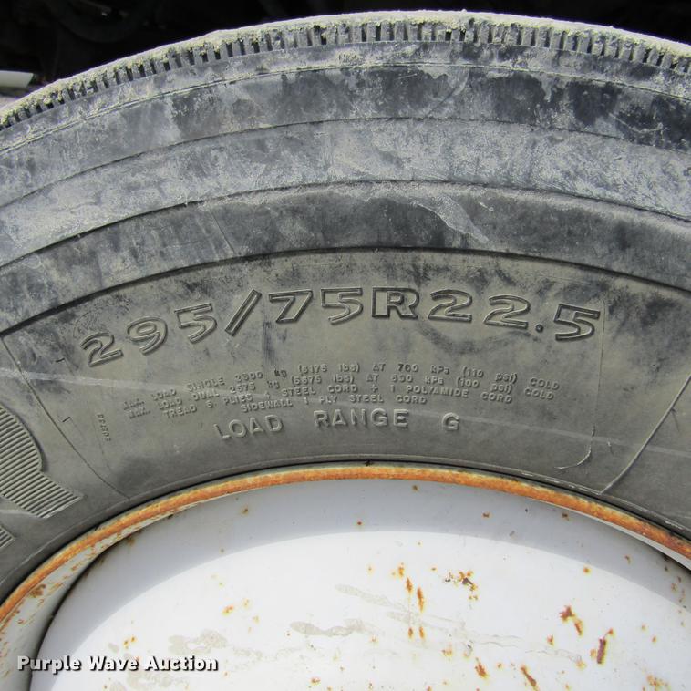 image for item DD2745 1993 Ford L8000 yard truck