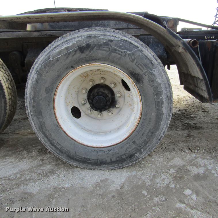 image for item DD2745 1993 Ford L8000 yard truck