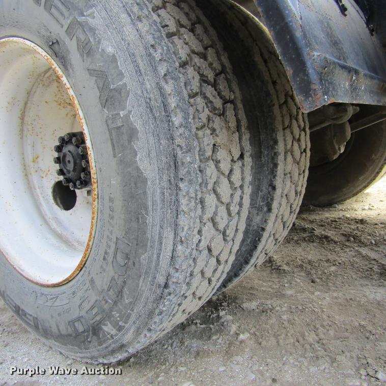 image for item DD2745 1993 Ford L8000 yard truck