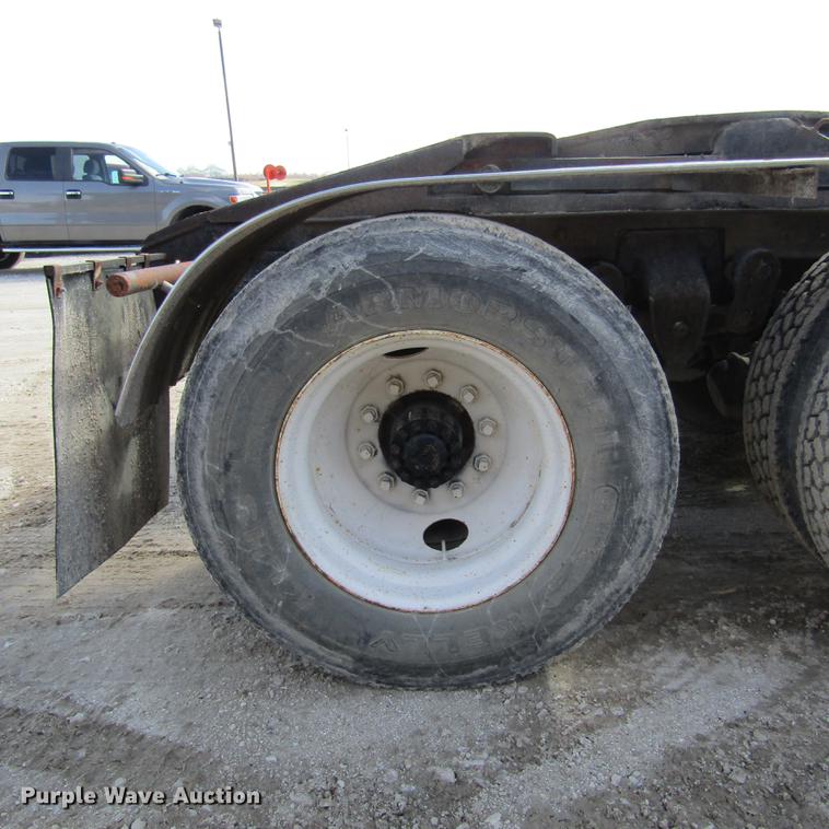 image for item DD2745 1993 Ford L8000 yard truck