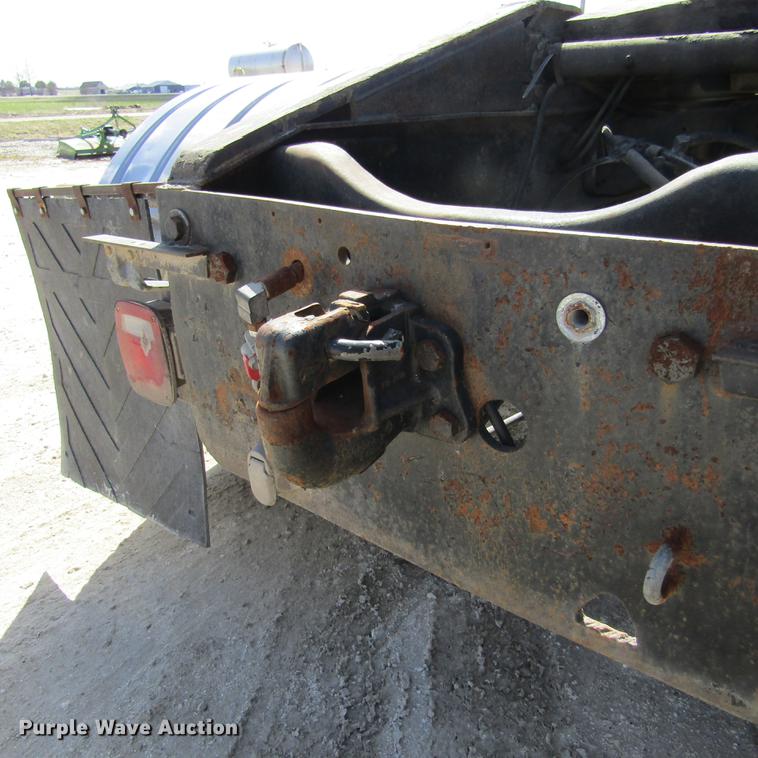 image for item DD2745 1993 Ford L8000 yard truck