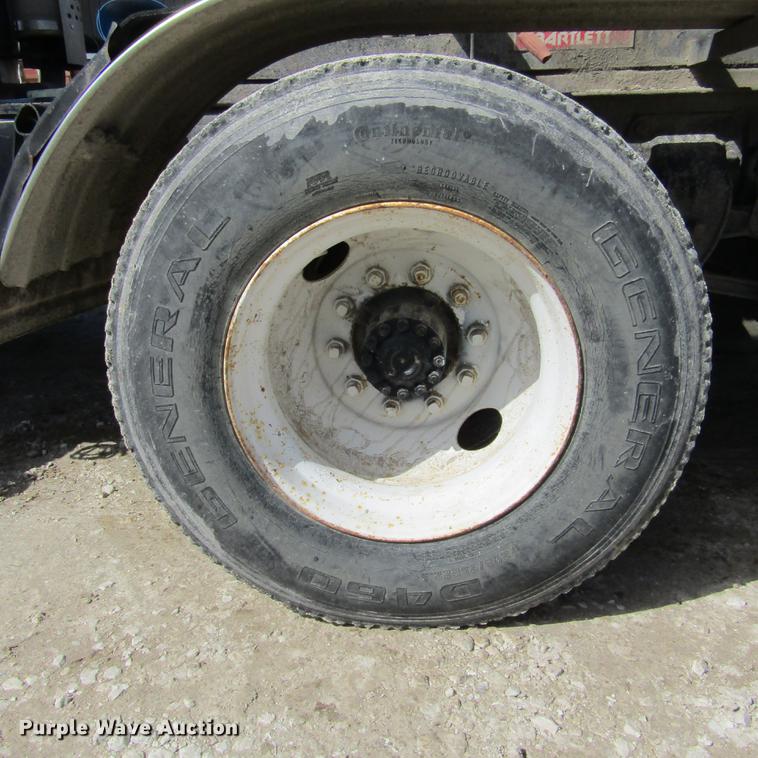 image for item DD2745 1993 Ford L8000 yard truck