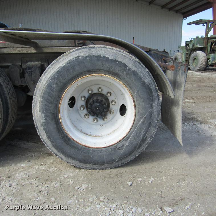 image for item DD2745 1993 Ford L8000 yard truck