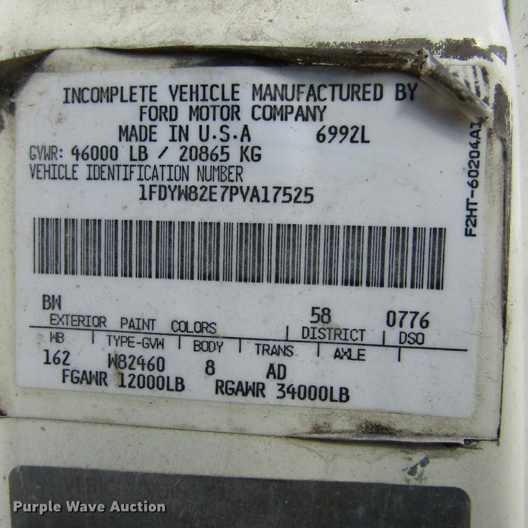 image for item DD2745 1993 Ford L8000 yard truck