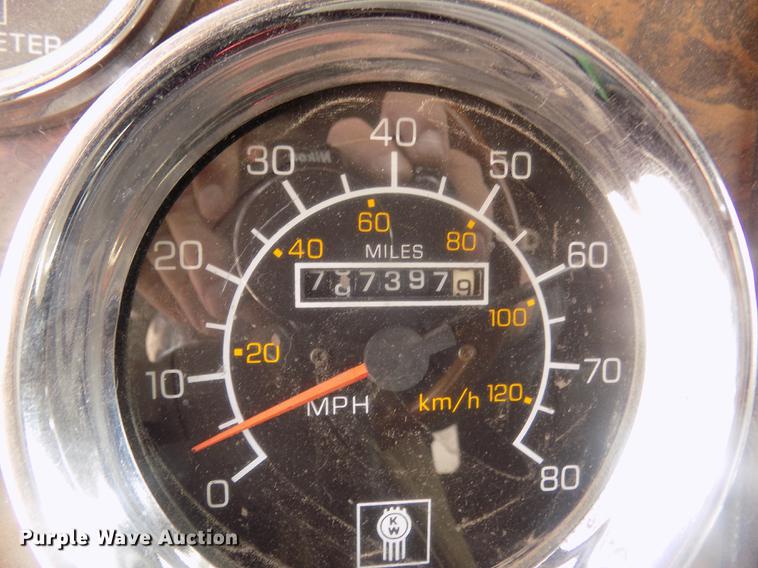 image for item DD2783 1993 Kenworth W900 semi truck