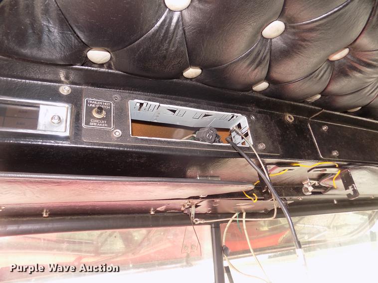 image for item DD2783 1993 Kenworth W900 semi truck