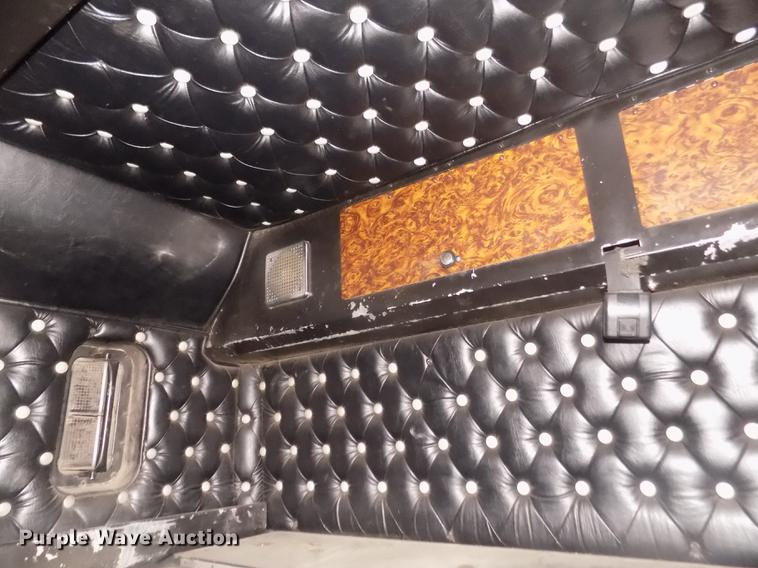 image for item DD2783 1993 Kenworth W900 semi truck