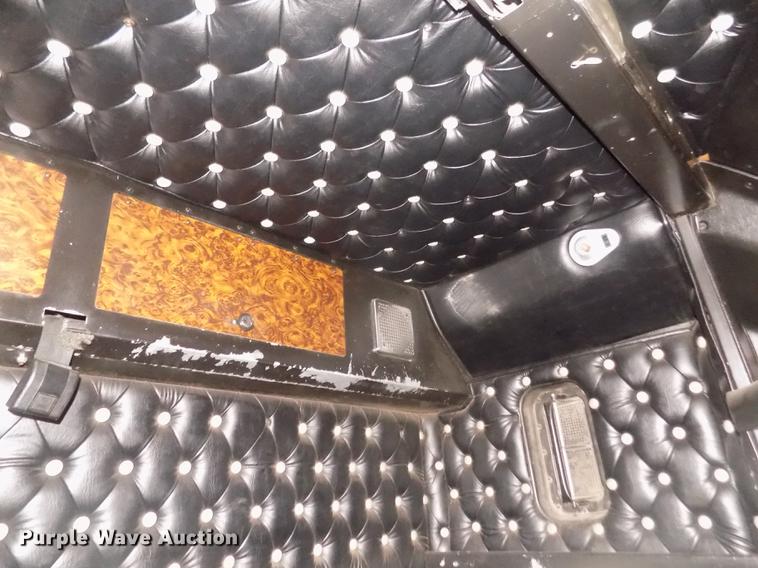 image for item DD2783 1993 Kenworth W900 semi truck