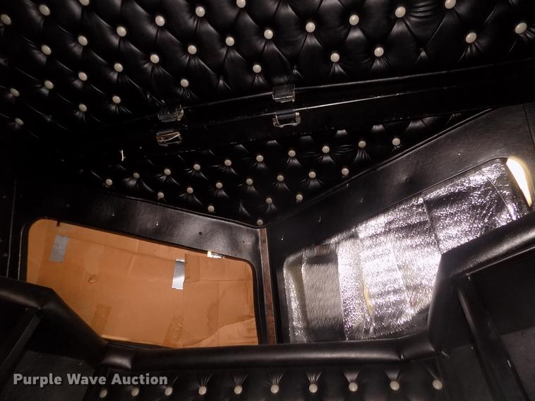 image for item DD2783 1993 Kenworth W900 semi truck