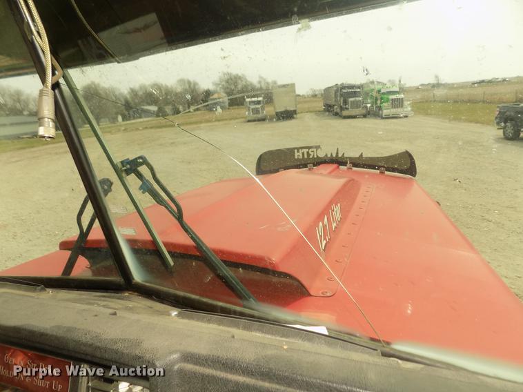 image for item DD2783 1993 Kenworth W900 semi truck