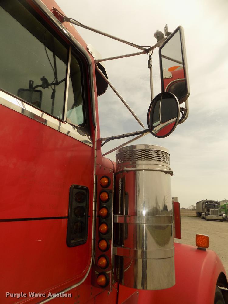 image for item DD2783 1993 Kenworth W900 semi truck