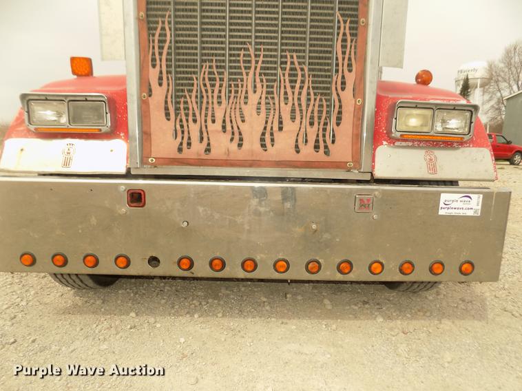 image for item DD2783 1993 Kenworth W900 semi truck