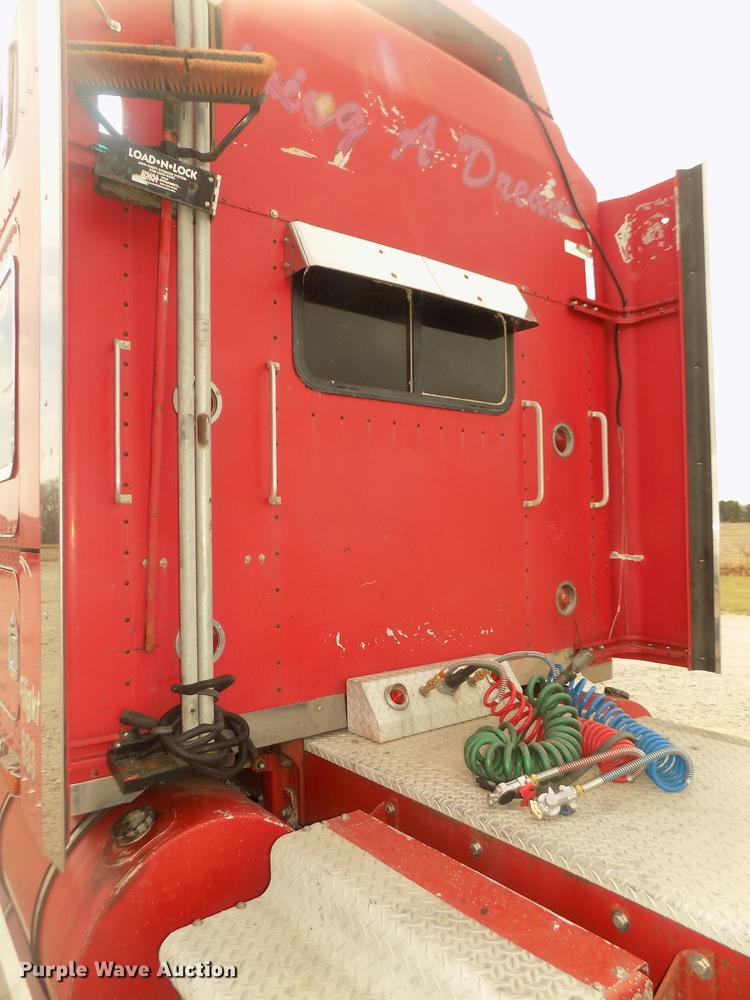 image for item DD2783 1993 Kenworth W900 semi truck