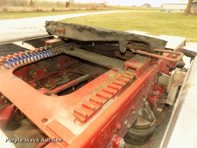 image for item DD2783 1993 Kenworth W900 semi truck