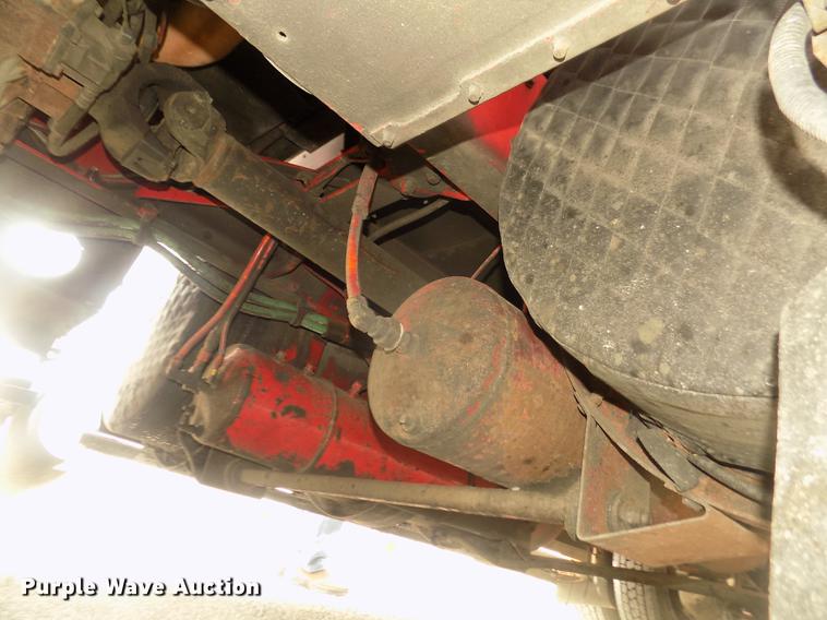 image for item DD2783 1993 Kenworth W900 semi truck