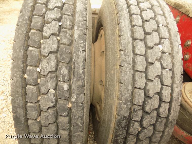 image for item DD2783 1993 Kenworth W900 semi truck