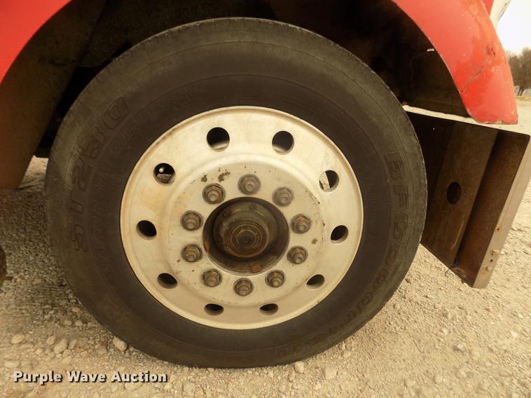 image for item DD2783 1993 Kenworth W900 semi truck