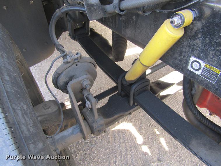 image for item DE6593 2007 Peterbilt 387 semi truck