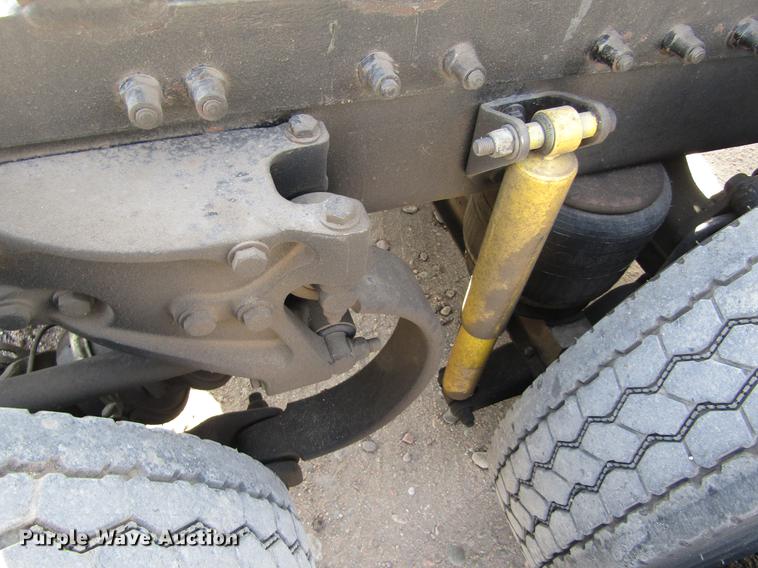 image for item DE6593 2007 Peterbilt 387 semi truck