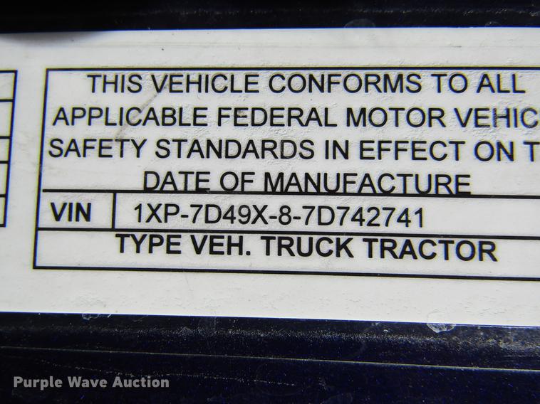 image for item DE6593 2007 Peterbilt 387 semi truck