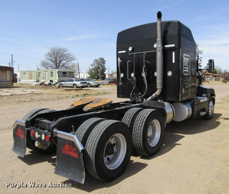 image for item DE6709 2007 Kenworth T600 semi truck