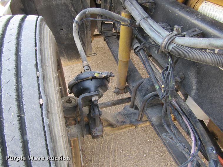 image for item DE6709 2007 Kenworth T600 semi truck