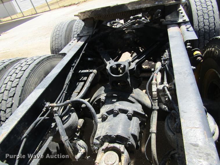 image for item DE6709 2007 Kenworth T600 semi truck