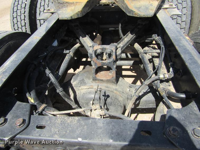 image for item DE6709 2007 Kenworth T600 semi truck