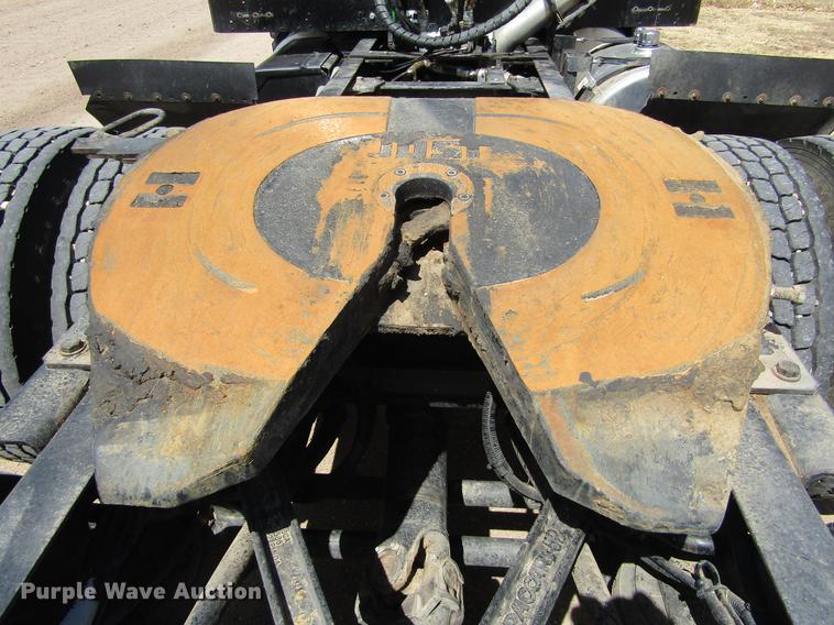 image for item DE6709 2007 Kenworth T600 semi truck