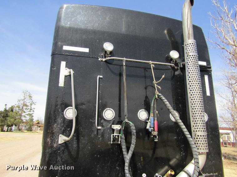 image for item DE6709 2007 Kenworth T600 semi truck