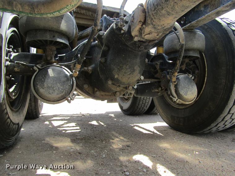 image for item DE6709 2007 Kenworth T600 semi truck