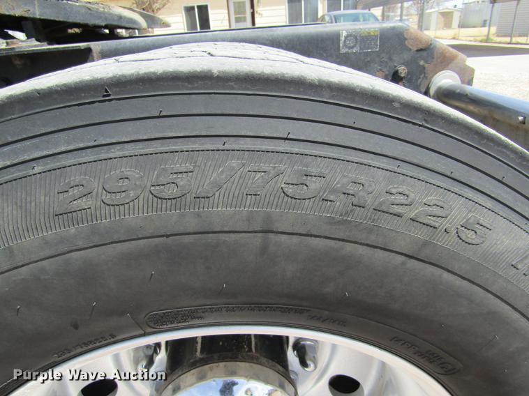 image for item DE6709 2007 Kenworth T600 semi truck