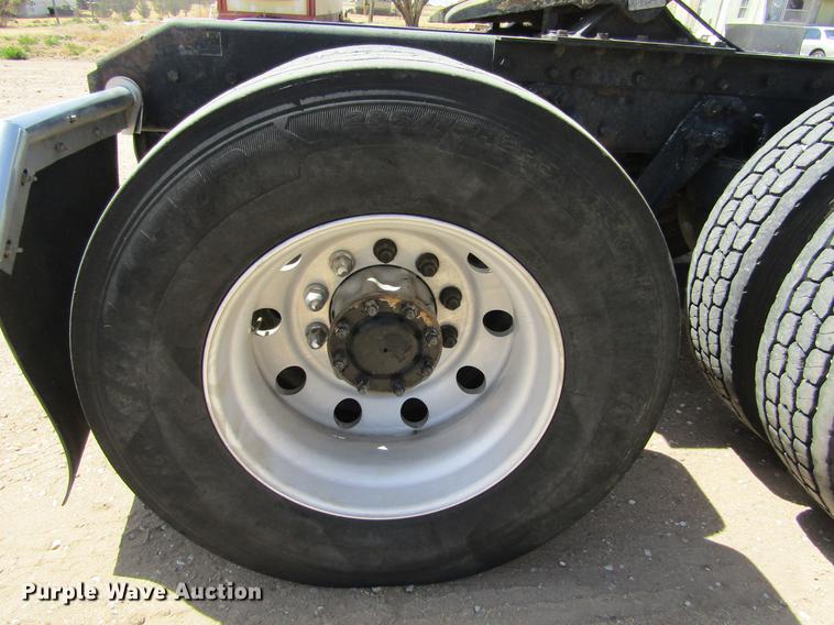 image for item DE6709 2007 Kenworth T600 semi truck