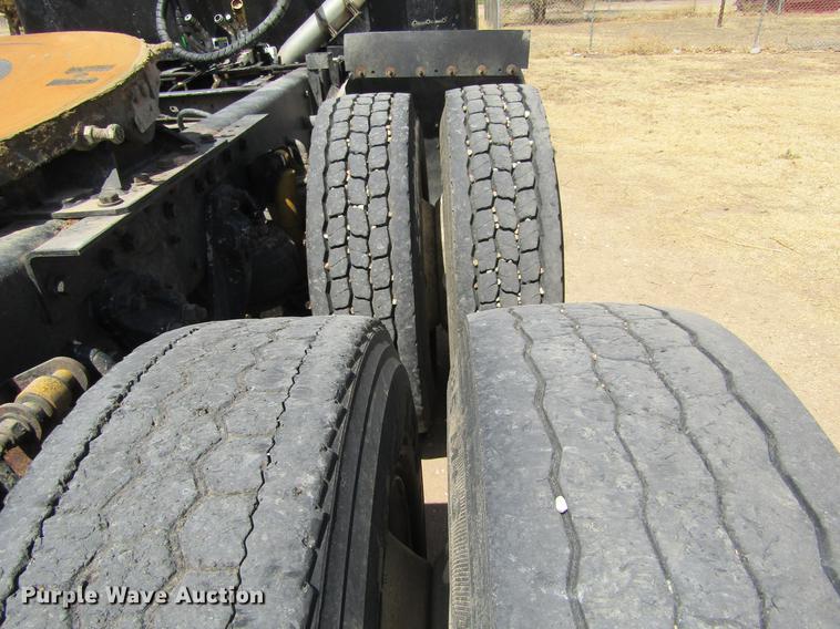 image for item DE6709 2007 Kenworth T600 semi truck