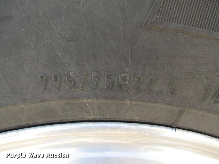 image for item DE6709 2007 Kenworth T600 semi truck