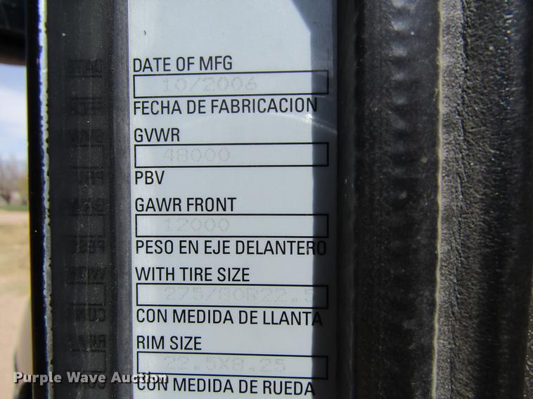 image for item DE6709 2007 Kenworth T600 semi truck