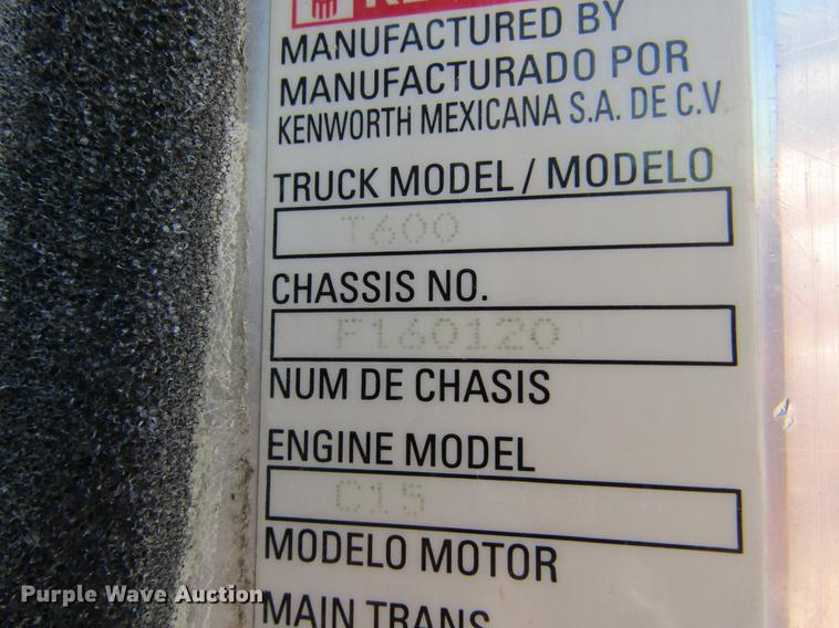 image for item DE6709 2007 Kenworth T600 semi truck