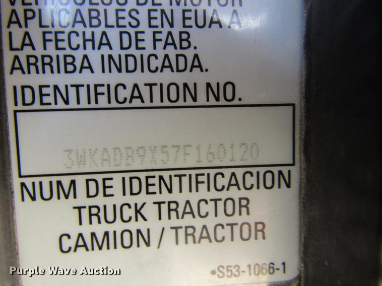 image for item DE6709 2007 Kenworth T600 semi truck