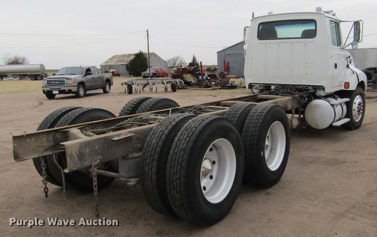 image for item DE6717 1995 Ford LTLA9000 AeroMax 120 semi truck