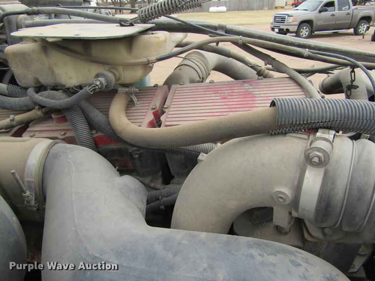 image for item DE6717 1995 Ford LTLA9000 AeroMax 120 semi truck