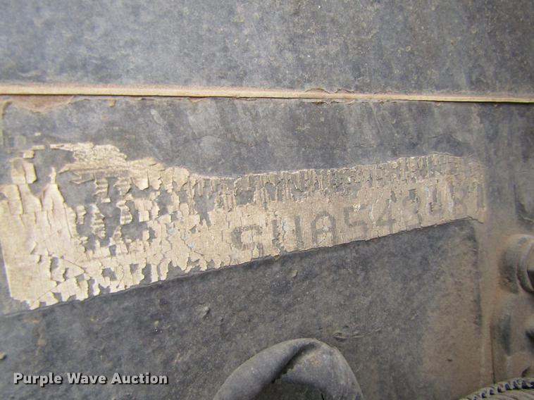 image for item DE6717 1995 Ford LTLA9000 AeroMax 120 semi truck