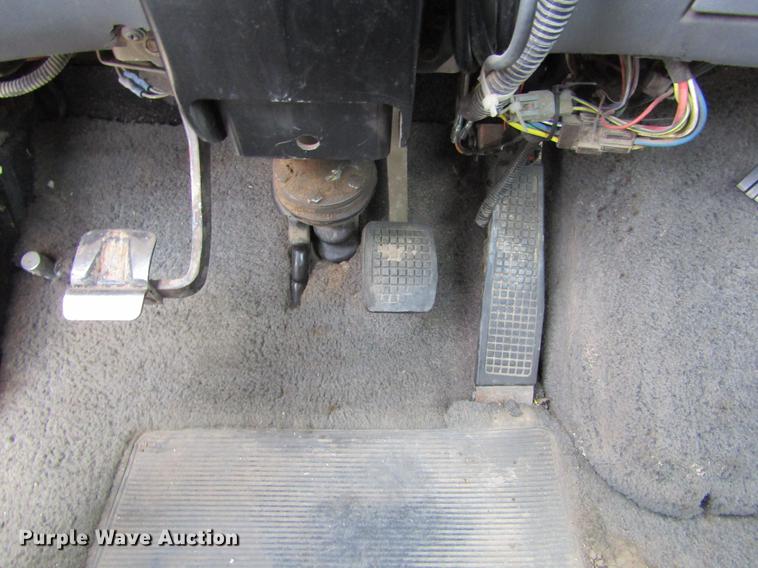 image for item DE6717 1995 Ford LTLA9000 AeroMax 120 semi truck